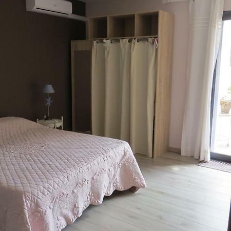 Safraniere Des Sorgues Guest House Le Thor Exterior photo
