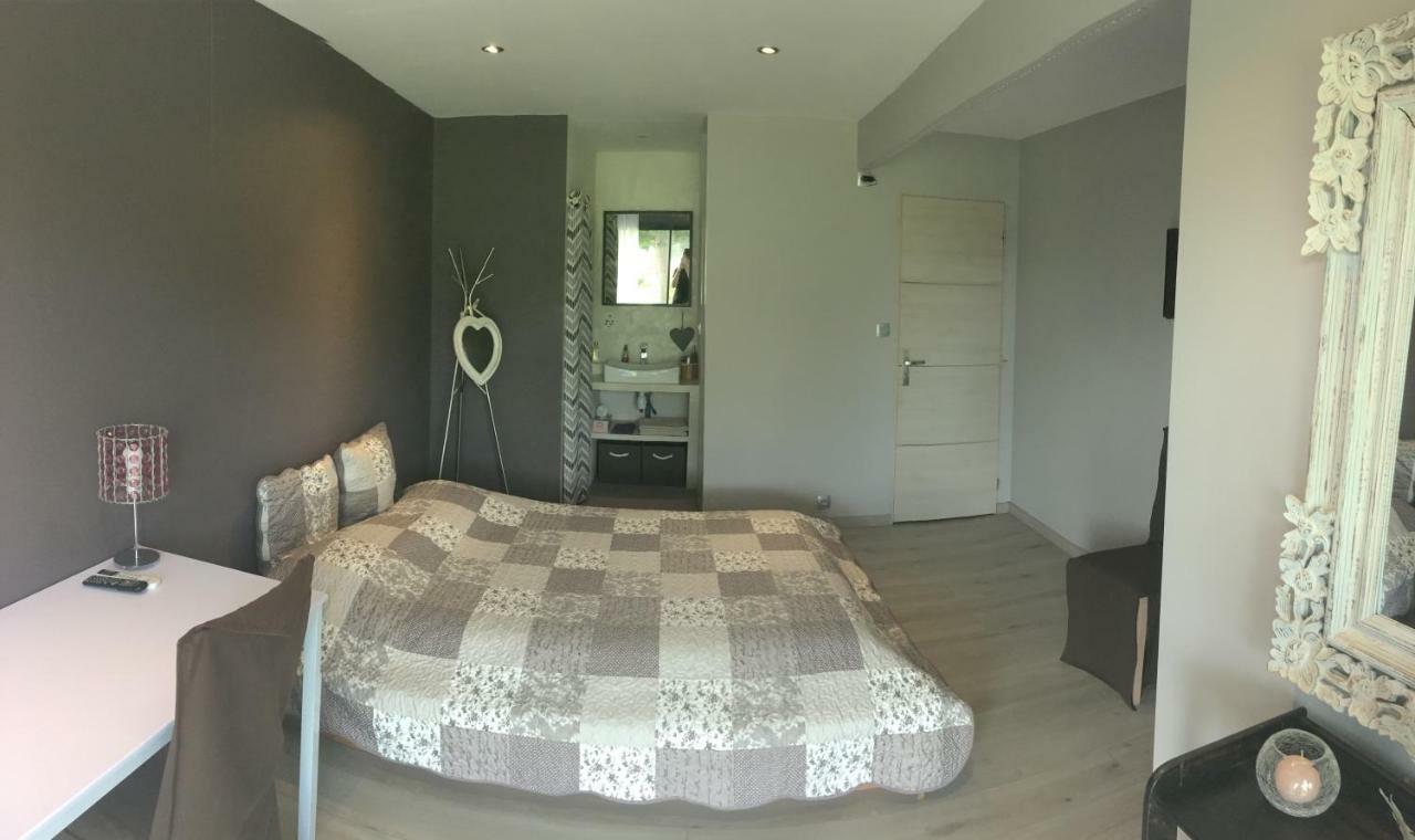 Safraniere Des Sorgues Guest House Le Thor Exterior photo